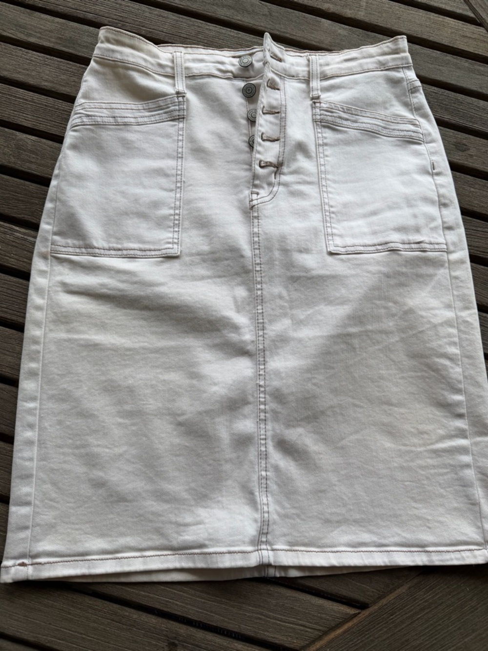 Flying Monkey White Button-Front Pencil Skirt